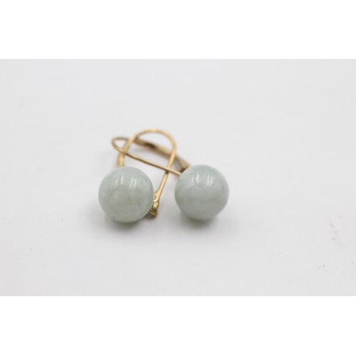 1 - 2 x 9ct gold paired bead drop earrings inc. jade & quartzite (5g)