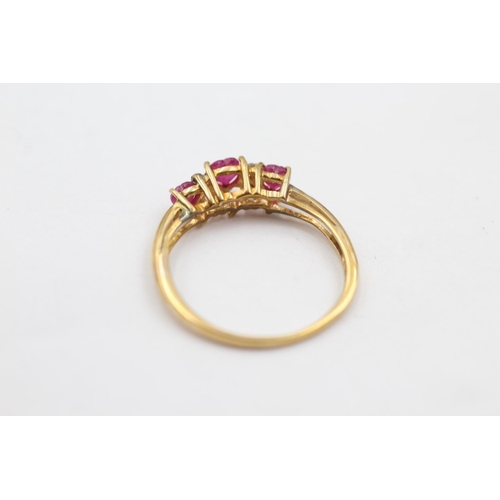 19 - 9ct gold ruby & diamond ring (1.3g) size M