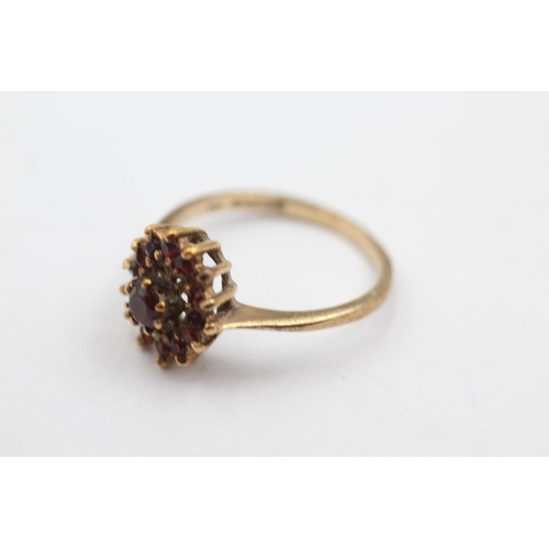 24 - 9ct gold garnet cluster ring (2.8g) size Q