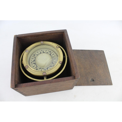 330 - Vintage Brass Fluid Filled COMPASS Marked John Lilley & Son Ltd North Shields