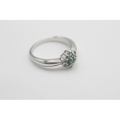 38 - 9ct white gold green gemstone cluster ring (3g) size N