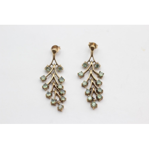 40 - 9ct gold green gemstone drop earrings (5.1g)