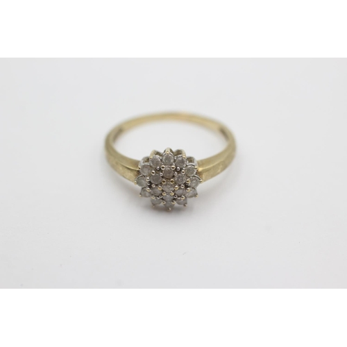 60 - 9ct gold diamond cluster ring (2.4g) size S