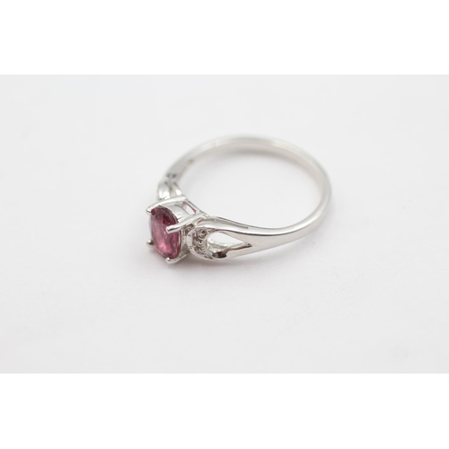 61 - 9ct white gold diamond sided tourmaline ring (2.4g) size N