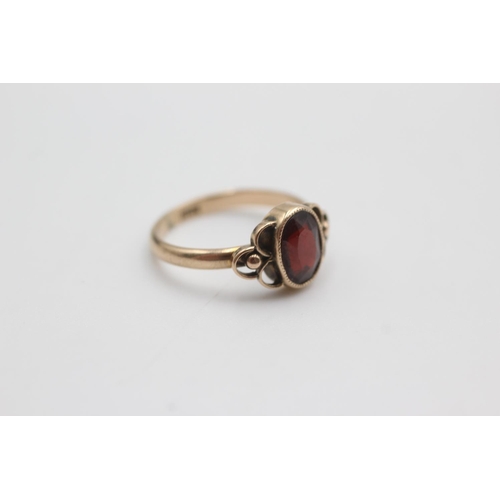 108 - 9ct rose gold garnet ring (1.9g)  Size J