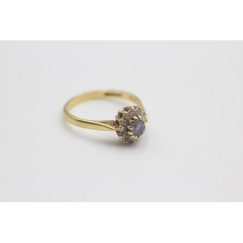 114 - 18ct gold diamond & sapphire halo ring (3.1g)  Size P