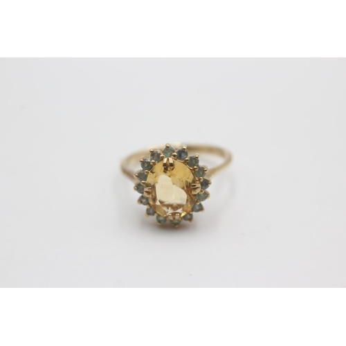 117 - 9ct gold vitrine & green gemstone ring (3.2g)  Size N