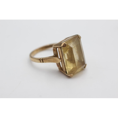 121 - 9ct gold emerald cut vitrine cocktail ring (6.2g)  Size N