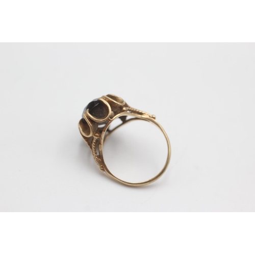 127 - 9ct gold ornate framed Smokey quartz dress ring (4.4g)  Size N