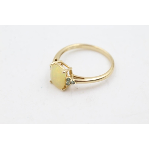 34 - 9ct gold green gemstone sided opal ring (2.2g)  Size R