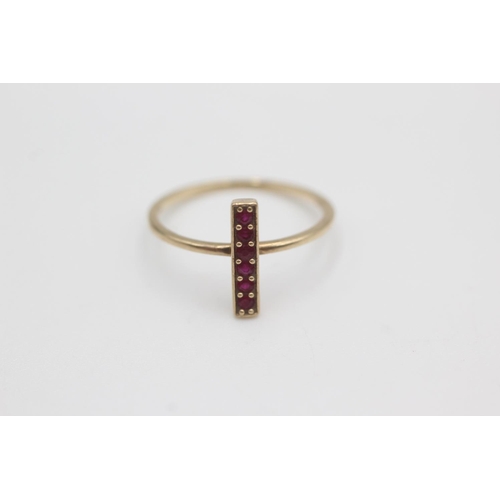 60 - 9ct gold vintage ruby dress ring (1.1g)  Size M