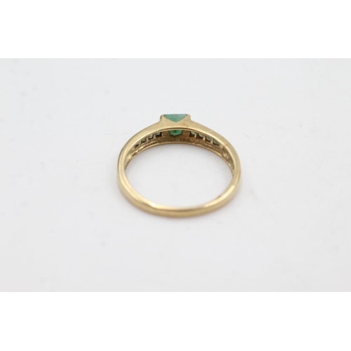 77 - 9ct gold emerald & diamond ring (2.2g)  Size Q