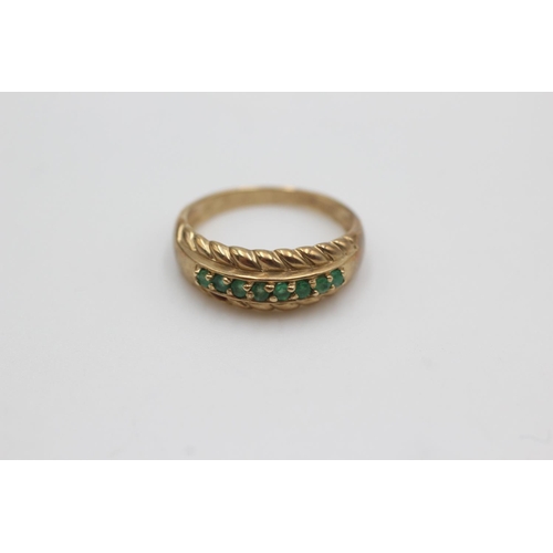 82 - 9ct gold vintage emerald dress ring (3.3g)  Size P