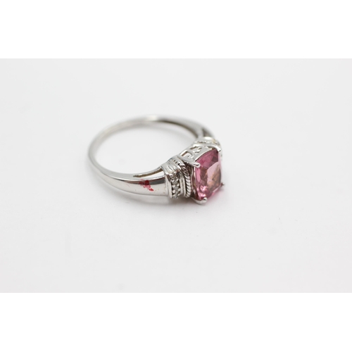 114 - 9ct white gold diamond & tourmaline ring (2.3g)  Size O