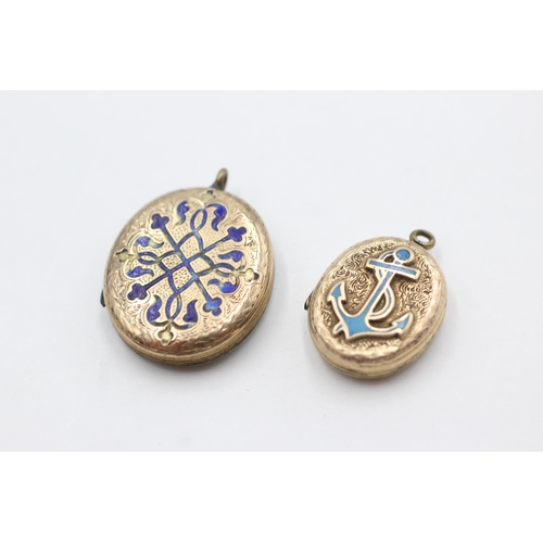 127 - 9ct gold back & front enamel detailed antique lockets (9.8g)