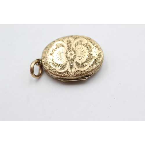 135 - 18ct gold back & front antique locket (3.2g)