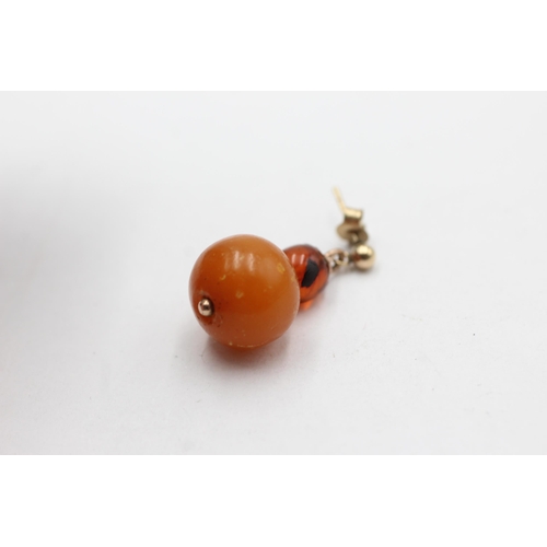 14 - 9ct gold amber drop earrings (3.4g)