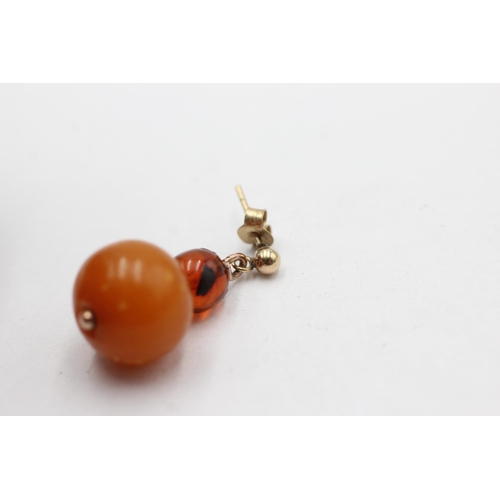 14 - 9ct gold amber drop earrings (3.4g)