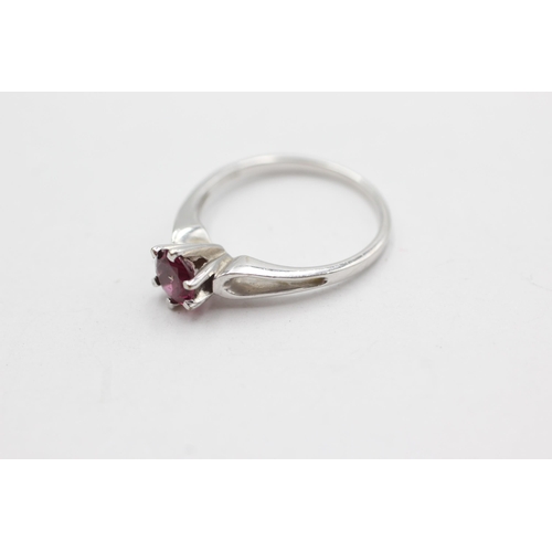 143 - 9ct white gold garnet solitaire ring (2.2g)  Size  O