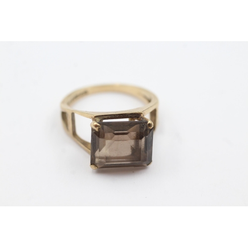 144 - 9ct gold smokey quartz ring (4.1g)  Size O