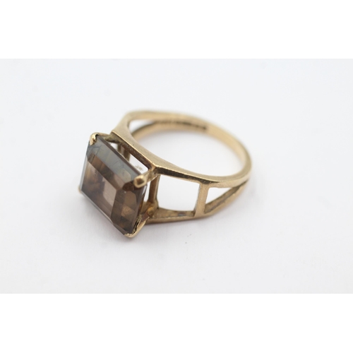 144 - 9ct gold smokey quartz ring (4.1g)  Size O