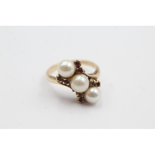 145 - 9ct gold pearl & garnet fronted ring (4.5g)  Size  O