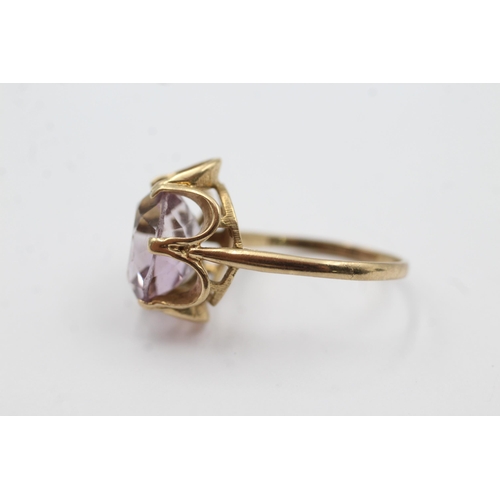 149 - 9ct gold claw set amethyst ring (3.3g)  Size  N