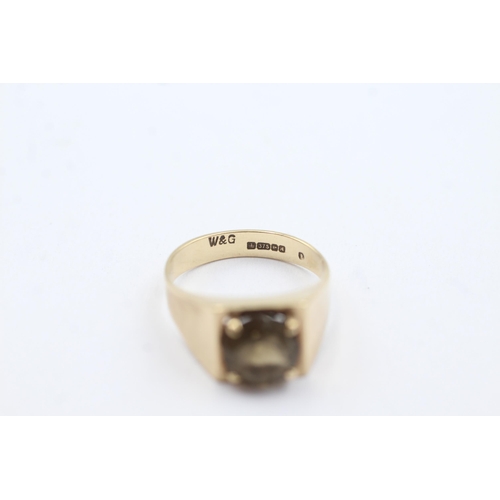 169 - 9ct gold smokey quartz ring (3.5g)  Size  M