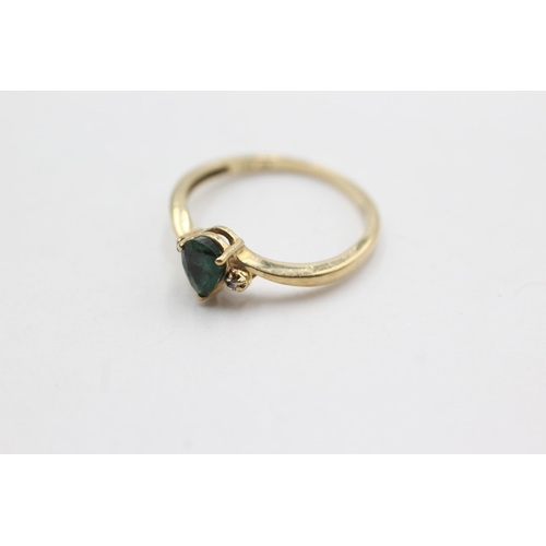 220 - 10ct gold diamond sided emerald ring (1.5g)  Size M