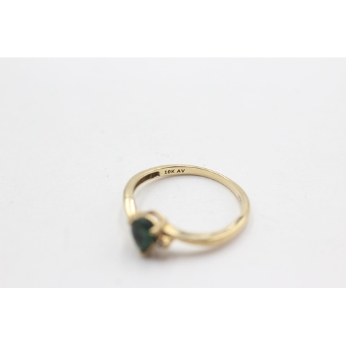 220 - 10ct gold diamond sided emerald ring (1.5g)  Size M