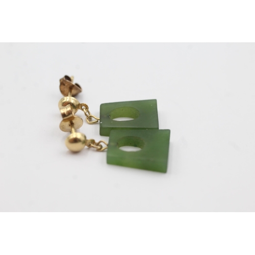 249 - 9ct gold nephrite drop earrings (2g)