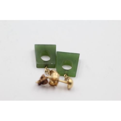 249 - 9ct gold nephrite drop earrings (2g)