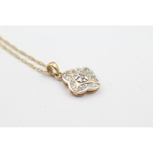 276 - 9ct gold diamond detailed pendant on chain (1.8g)