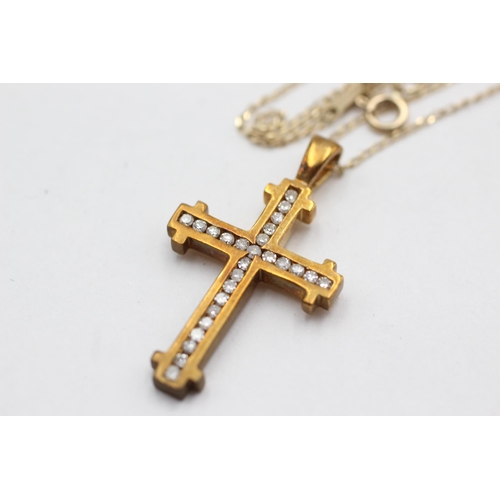 314 - 9ct gold diamond cross pendant necklace (3.5g)