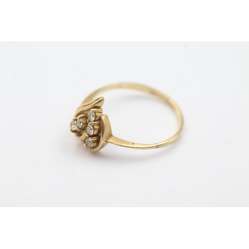 322 - 9ct gold diamond heart ring (2.1g)  Size N