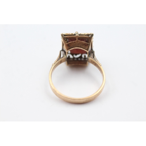 328 - 14ct gold garnet ring (4.3g)  Size O