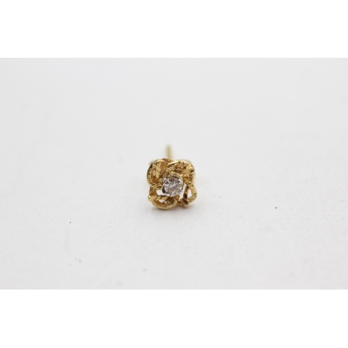 338 - 18ct gold clear gemstone stud earrings (1.3g)