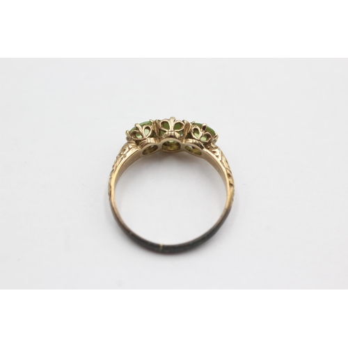 37 - 9ct gold peridot gypsy ring (2.3g)  Size  L