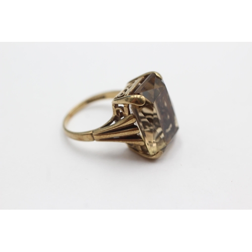 71 - 9ct gold smoky quartz cocktail ring (7.6g)  Size  M