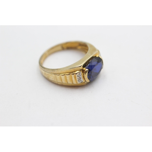 76 - 9ct gold synthetic sapphire & diamond ring (3.5g)  Size O