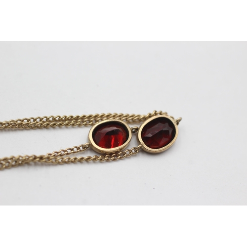 77 - 9ct gold garnet detail necklace (8g)