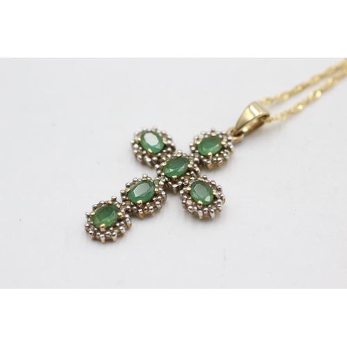 86 - 9ct gold emerald & sapphire cross pendant necklace (3.1g)