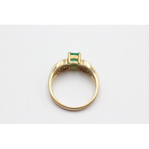 90 - 9ct gold emerald & diamond ring (3g)  Size O