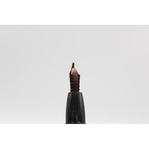 476 - Vintage WATERMAN W2 Black FOUNTAIN PEN w/ 14ct Gold Nib WRITING