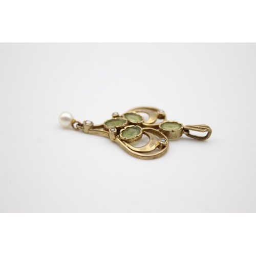 107 - 9ct gold antique peridot & pearl lavalier pendant (4.3g)