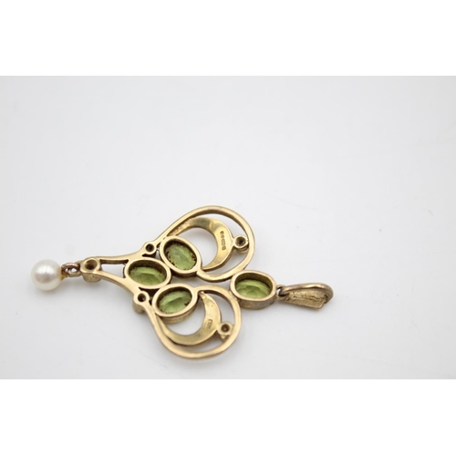 107 - 9ct gold antique peridot & pearl lavalier pendant (4.3g)