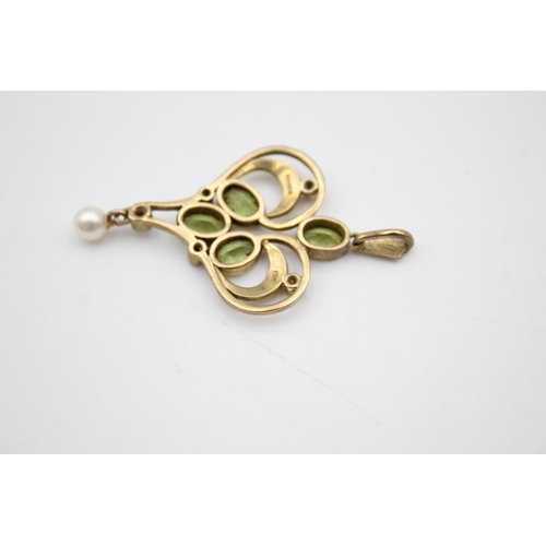 107 - 9ct gold antique peridot & pearl lavalier pendant (4.3g)