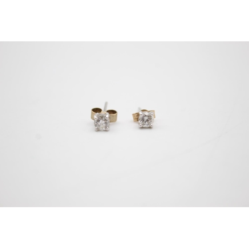 112 - 18ct white gold diamond stud earrings (0.8g)