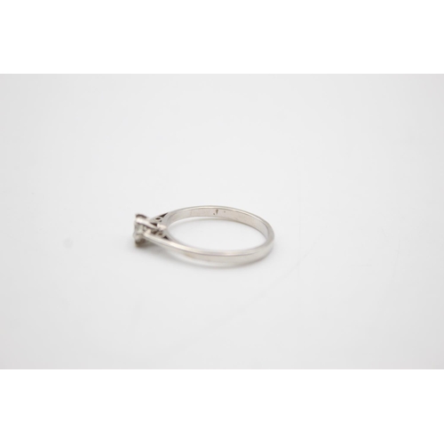 115 - 9ct white gold diamond solitaire ring (1.7g) Size K