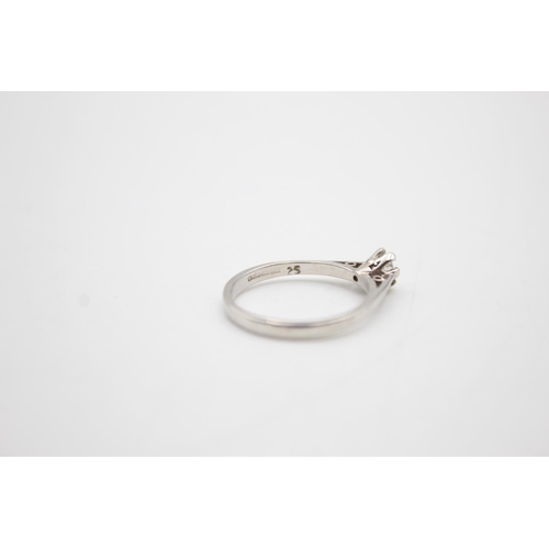 115 - 9ct white gold diamond solitaire ring (1.7g) Size K